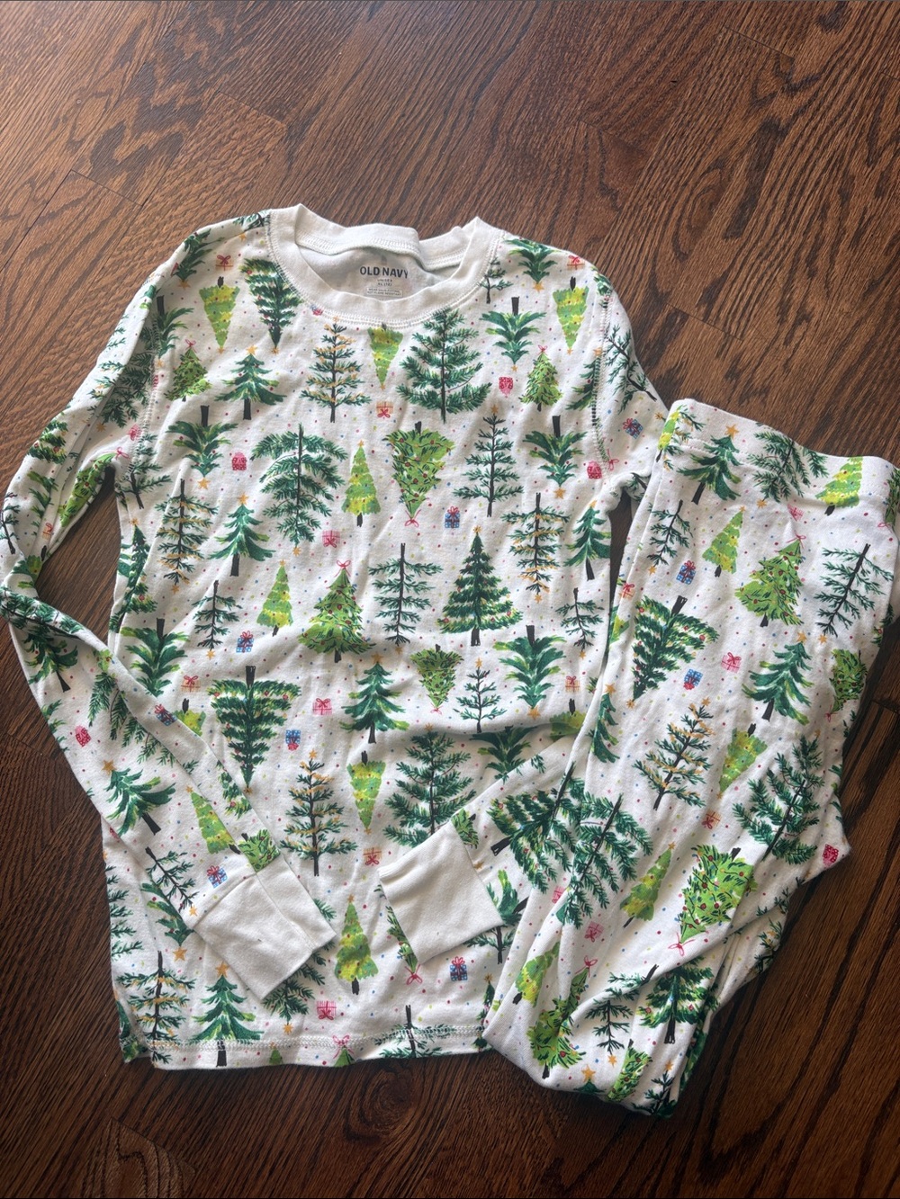 Old Navy Kids White & Green Christmas Tree Pajama Set